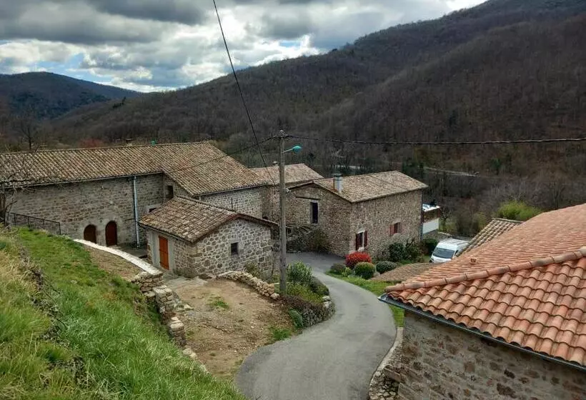 Aamiaismajoitus (B&B) Les Terrasses De Collanges