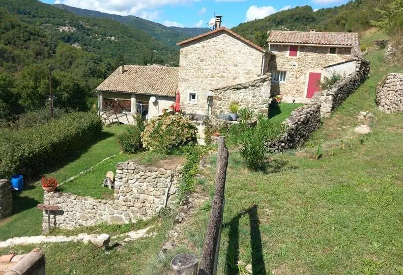 Aamiaismajoitus (B&B) Les Terrasses De Collanges
