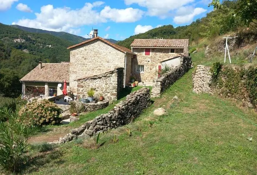 Aamiaismajoitus (B&B) Les Terrasses De Collanges