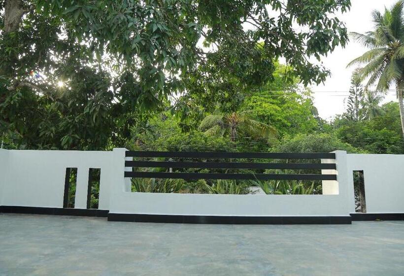 ホテル Charly Breeze