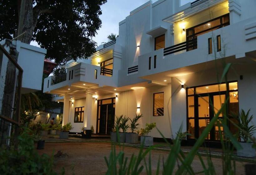 ホテル Charly Breeze