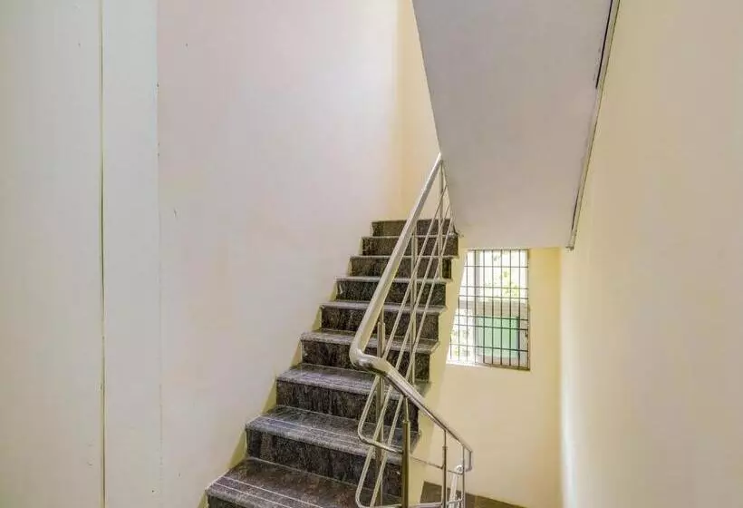 Hotelli Oyo Kailaya Gudil Residency