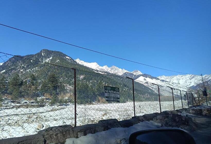 בית מלון כפרי Hidden Chalet Nainital Near Mall Road   Luxury Room   Excellent Customer Service