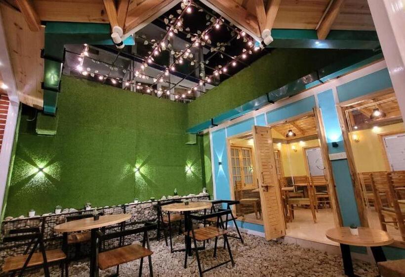 בית מלון כפרי Hidden Chalet Nainital Near Mall Road   Luxury Room   Excellent Customer Service