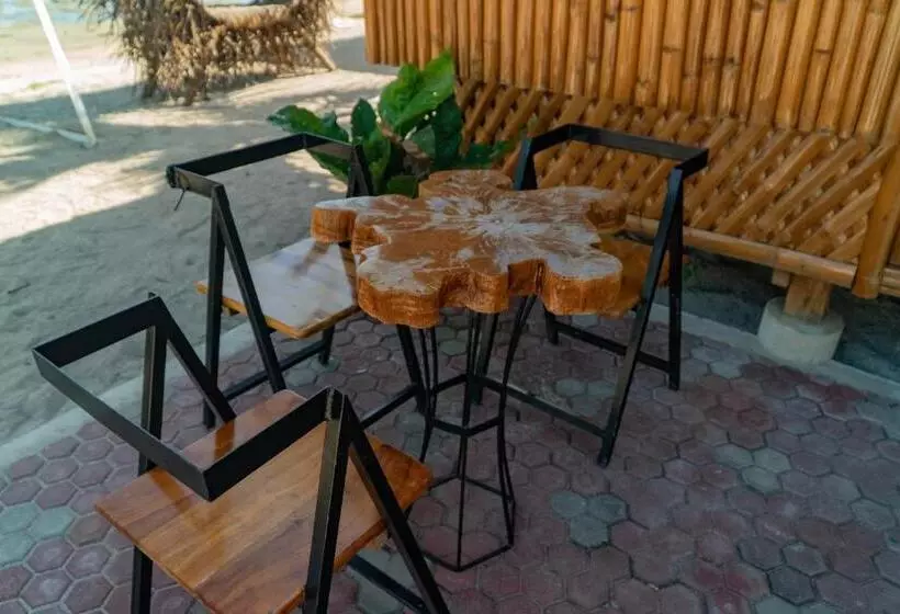 Hotelli The Blessed Purple Bamboo Beach Resort