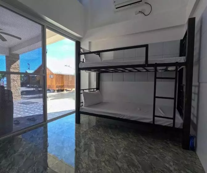 Hotelli The Blessed Purple Bamboo Beach Resort