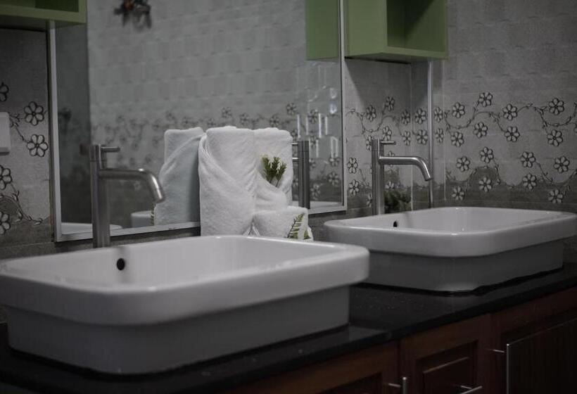 Hotel The Blessed Purple Bamboo Beach Resort