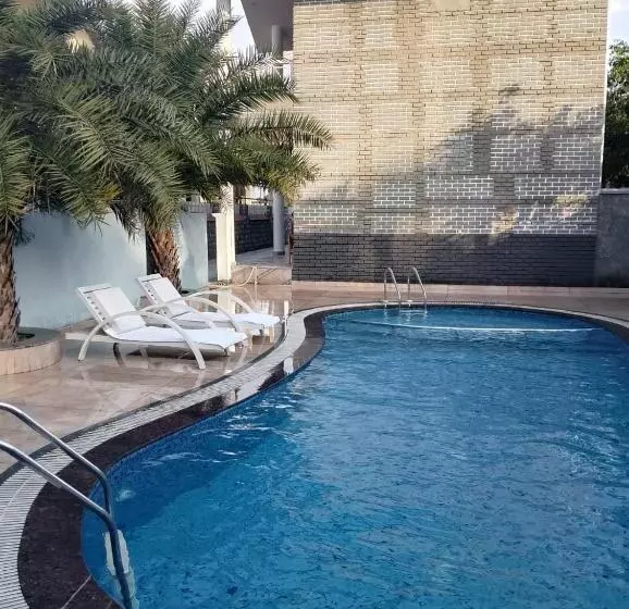 Hotelli The Farmerian Resort