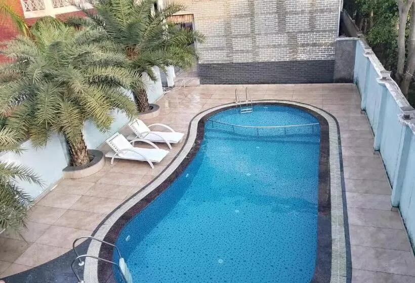 Hotelli The Farmerian Resort