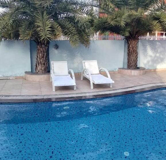 Отель The Farmerian Resort