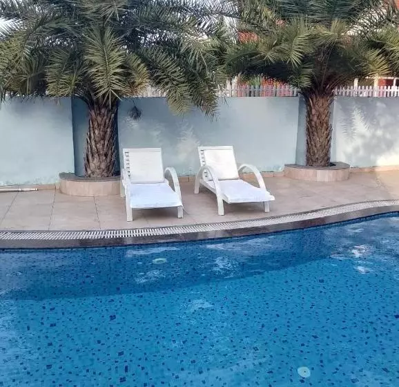Hotelli The Farmerian Resort