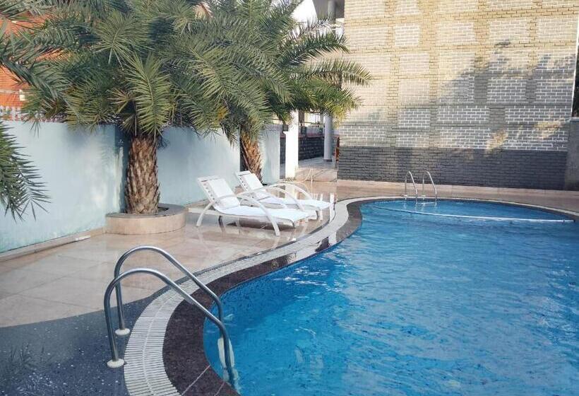 Отель The Farmerian Resort