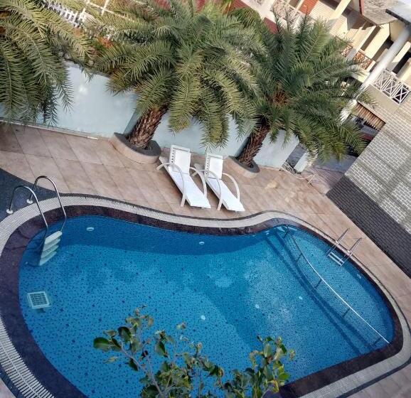 Отель The Farmerian Resort