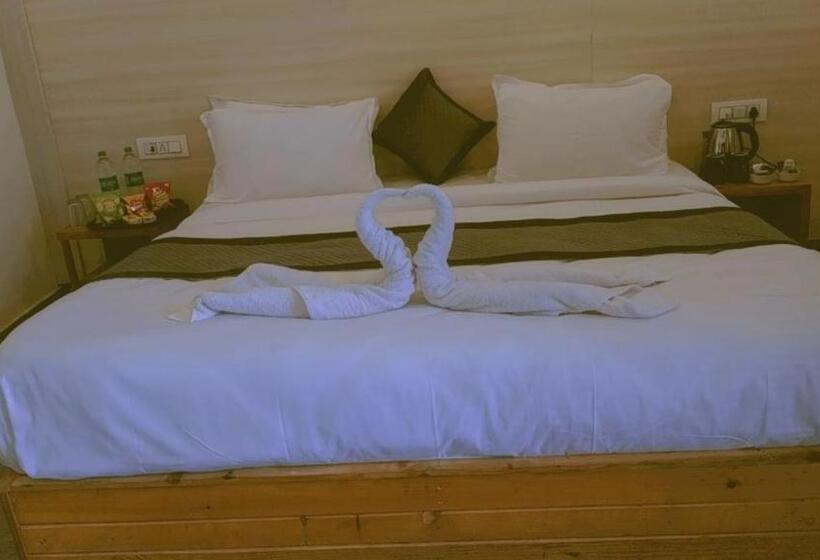 Отель The Farmerian Resort