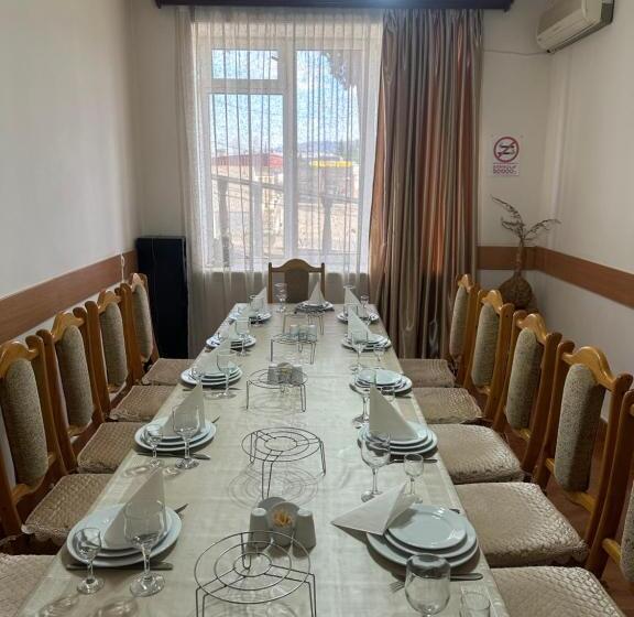 Levon 2 Hotel, Restoran