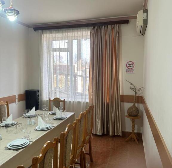 Levon 2 Hotel, Restoran