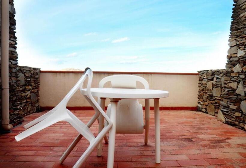 Moon Valley La Pelosa