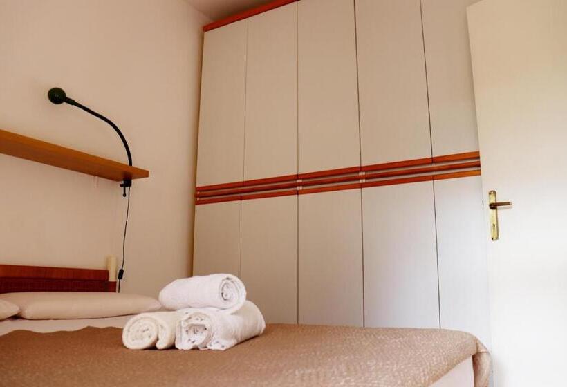 Moon Valley La Pelosa