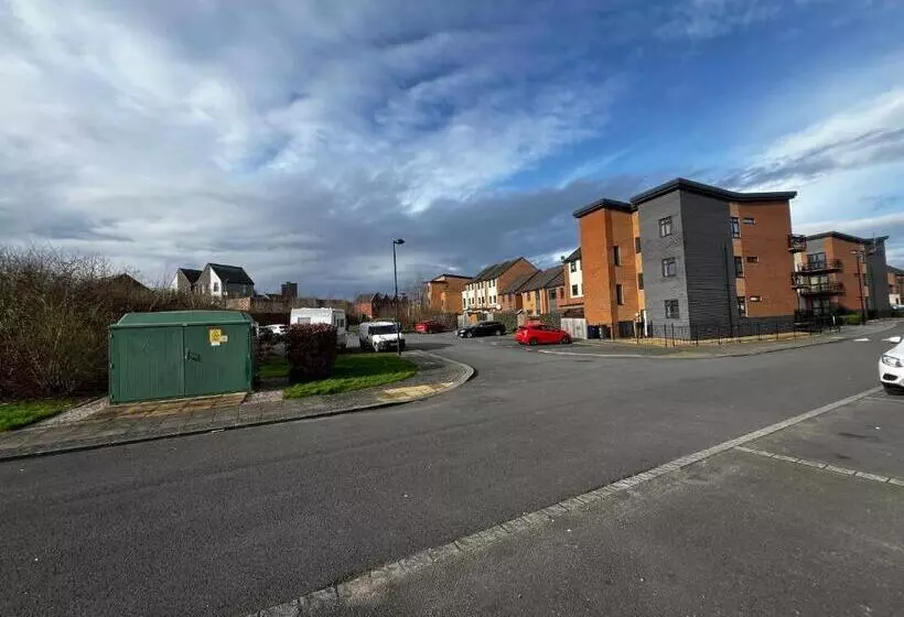 Majatalo Crownford Guesthouse   Close To Hanley Centre And University