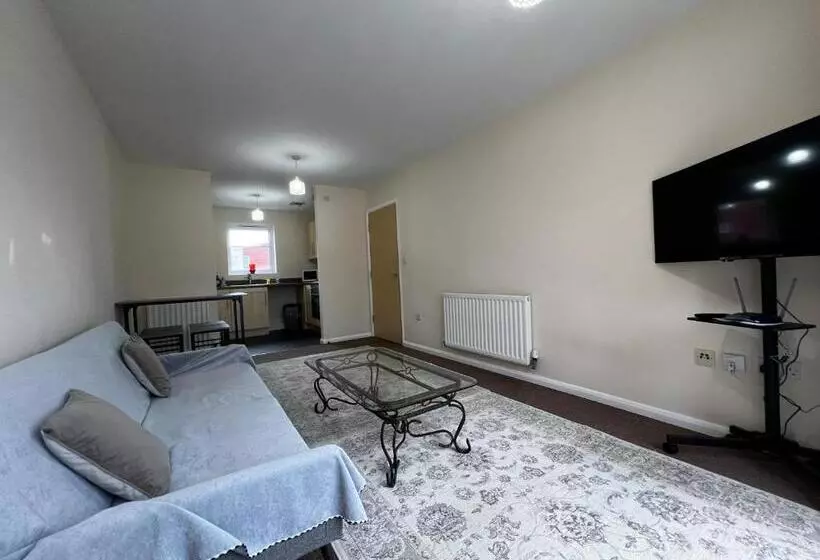 Majatalo Crownford Guesthouse   Close To Hanley Centre And University