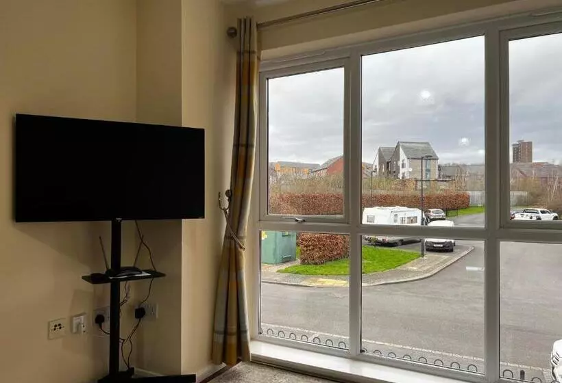 Majatalo Crownford Guesthouse   Close To Hanley Centre And University