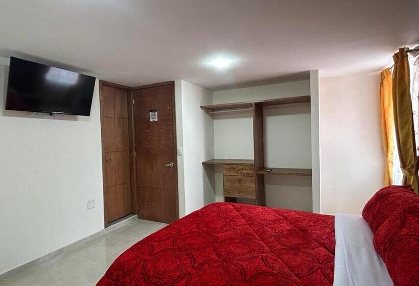 酒店 Colonial House