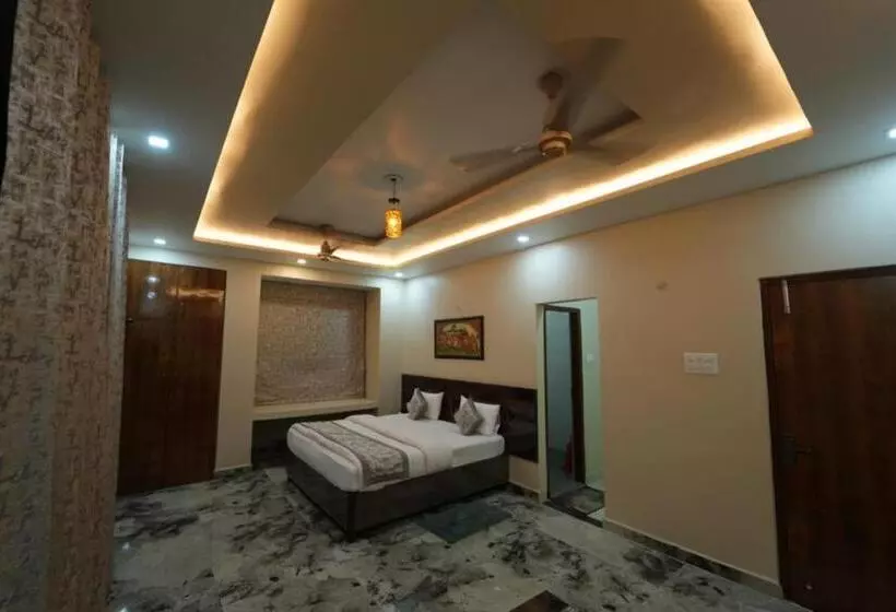 ホテル Kalpavriksh Prayagraj