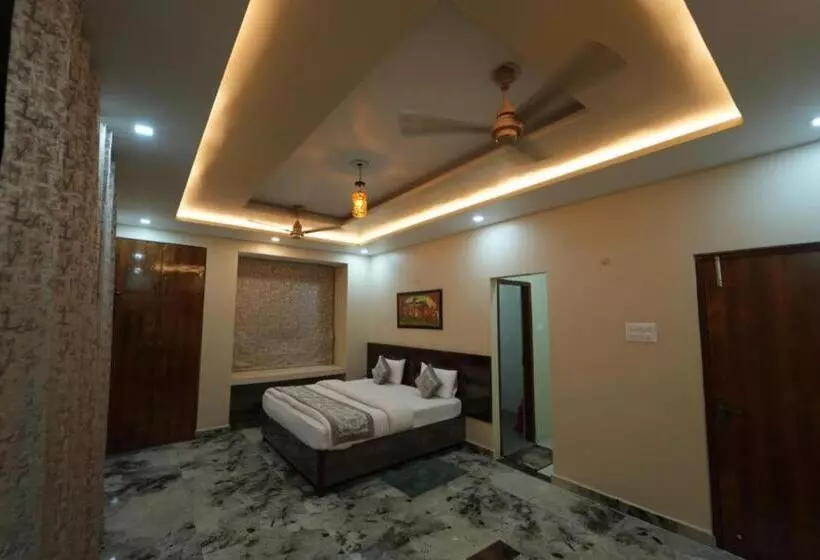 ホテル Kalpavriksh Prayagraj