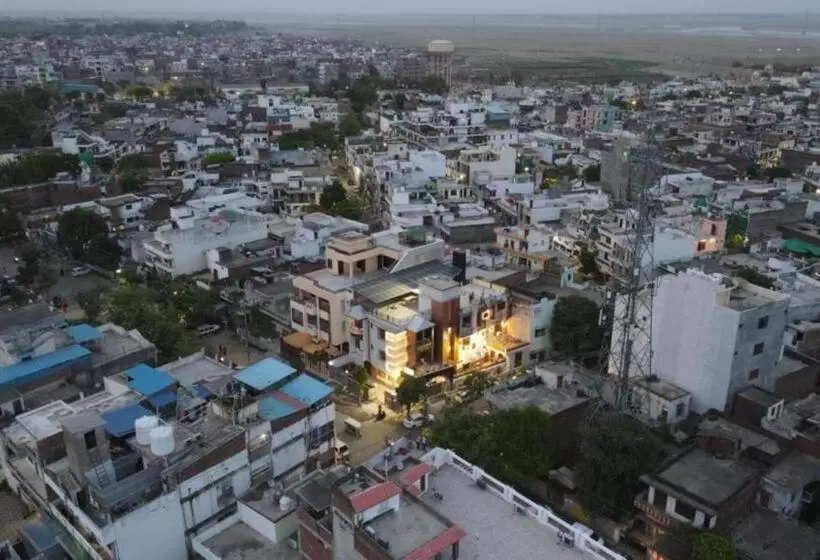 ホテル Kalpavriksh Prayagraj