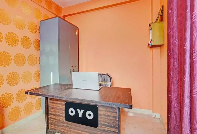 ホテル Oyo Flagship Bramhavart Banquet And Restaurant
