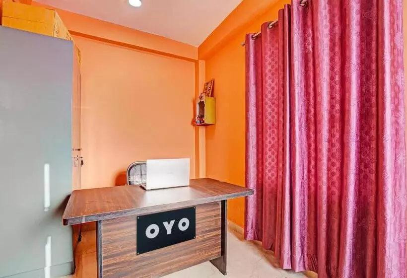 ホテル Oyo Flagship Bramhavart Banquet And Restaurant
