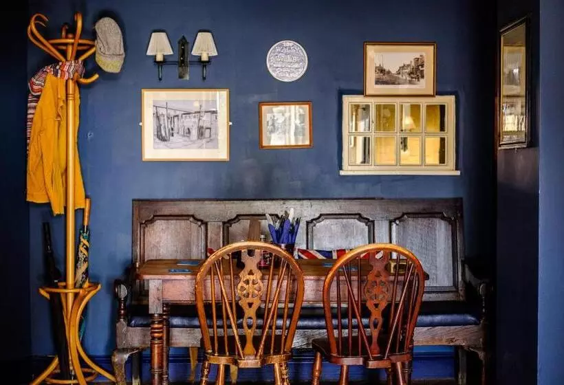 Hotelli The Bell Inn