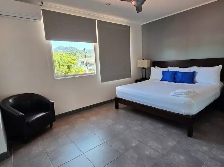 Hotelli Tropical Paradise