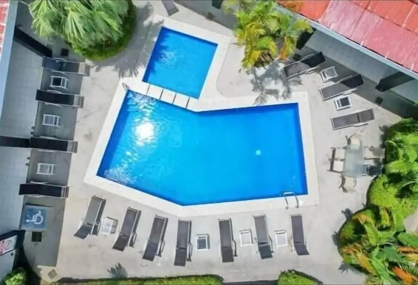 Hotelli Tropical Paradise