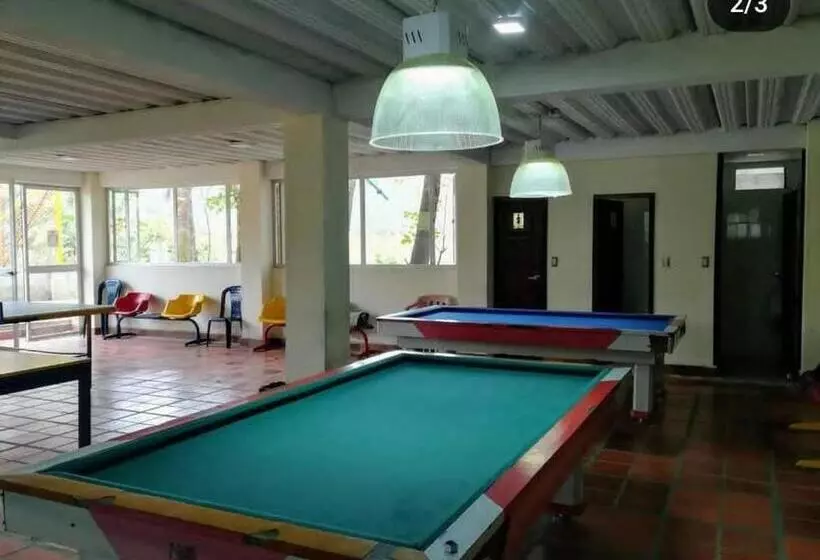 Hotelli Y Cabañas Rio Mayo