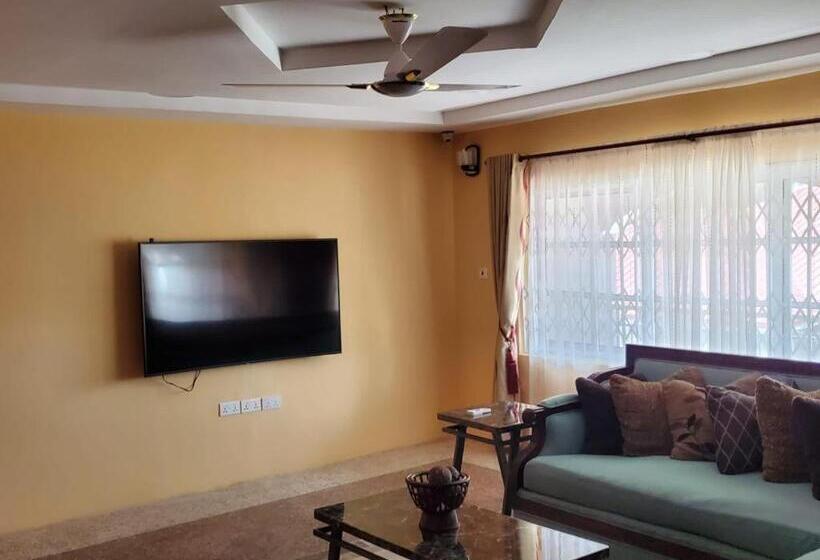 פנסיון Casa Consuelo Guest House