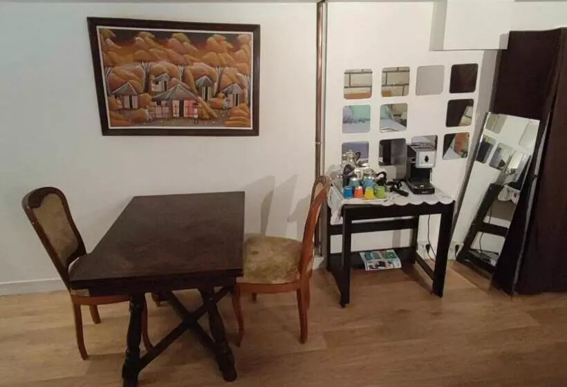 Majatalo Studio Privé Dans Maison