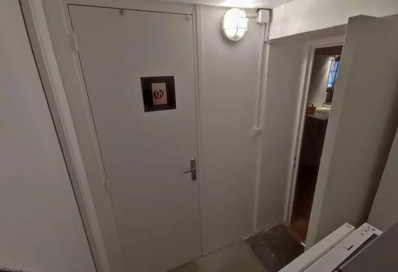 Majatalo Studio Privé Dans Maison