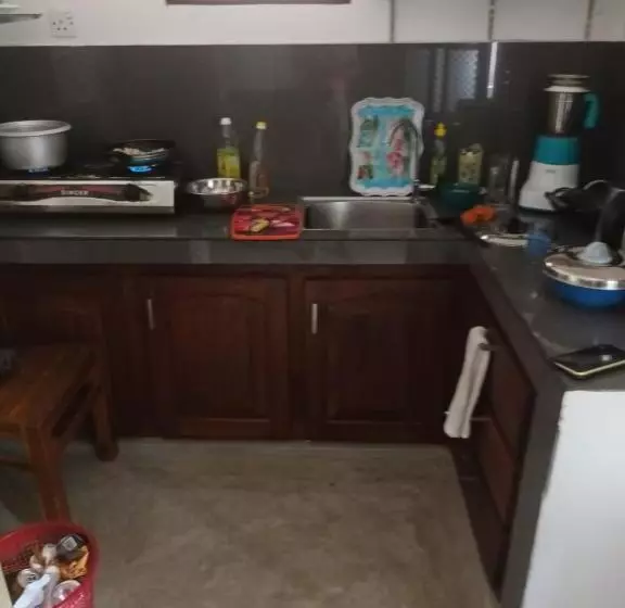 ペンション Yasas Villa