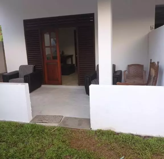 ペンション Yasas Villa