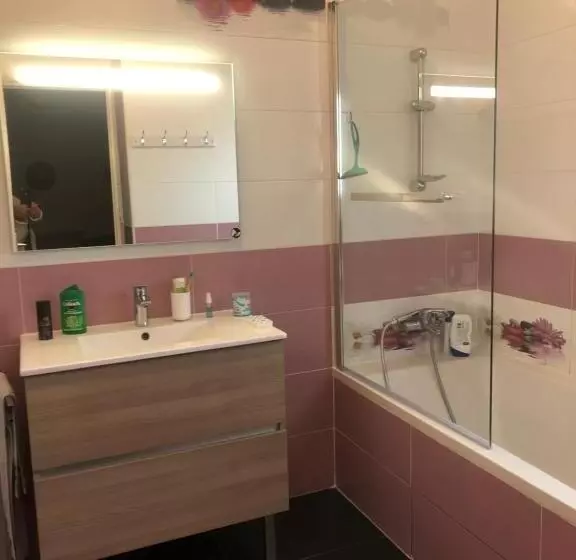 ベッドアンドブレックファースト Chambre Chez L’habitant