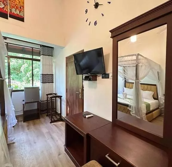 Aamiaismajoitus (B&B) Tharumini Villa