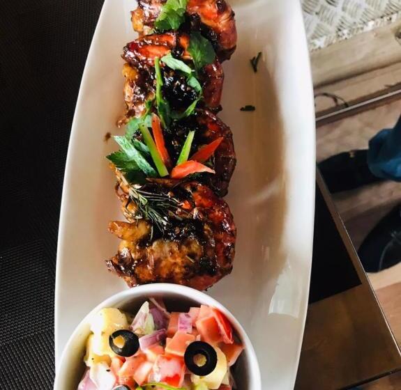 住宿加早餐  Tharumini Villa