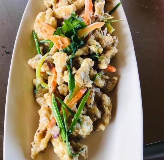 住宿加早餐  Tharumini Villa