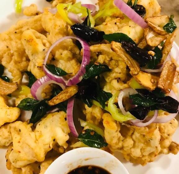 住宿加早餐  Tharumini Villa