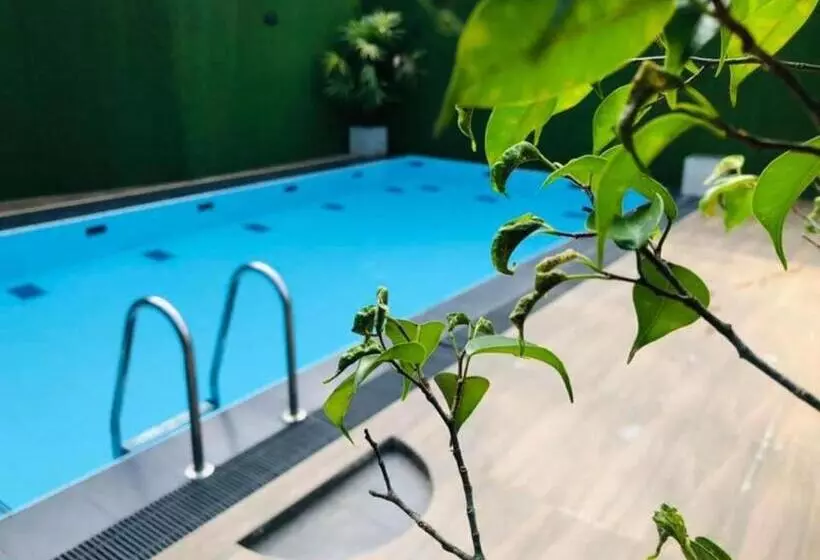 Aamiaismajoitus (B&B) Tharumini Villa