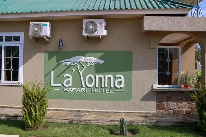 هتل Latona Safari