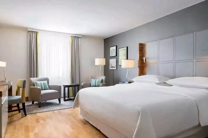 هتل Latona Safari