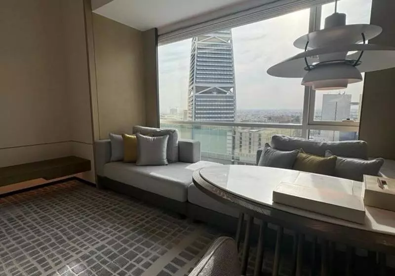 Hotelli Narcissus The Royal