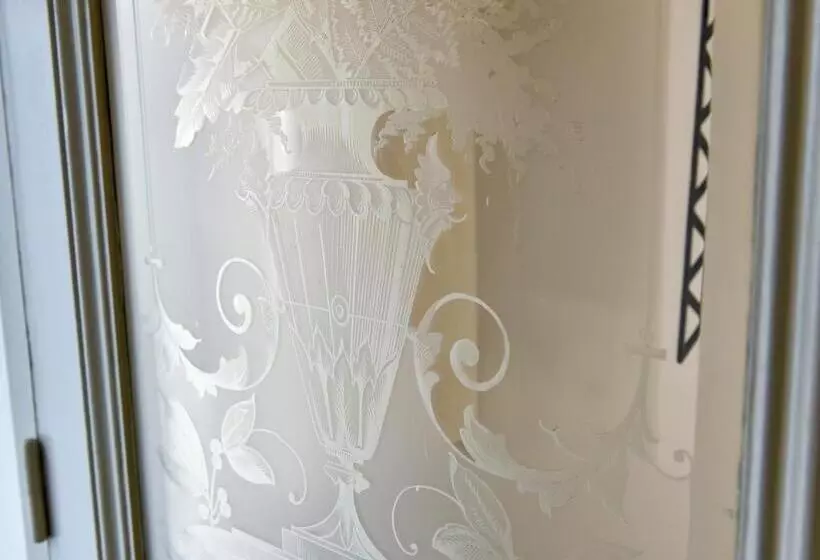 Majatalo Chez Pierre Dans Le Centre De Brive